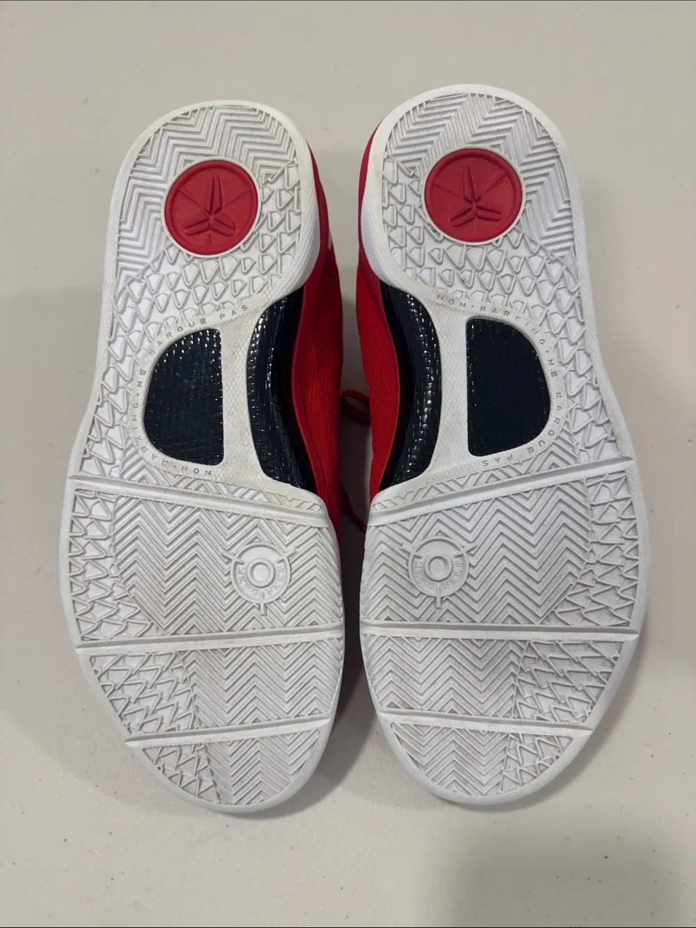 Nike Kids Kobe Bryant Red Athletic Low-Top Basketballs Sneakers